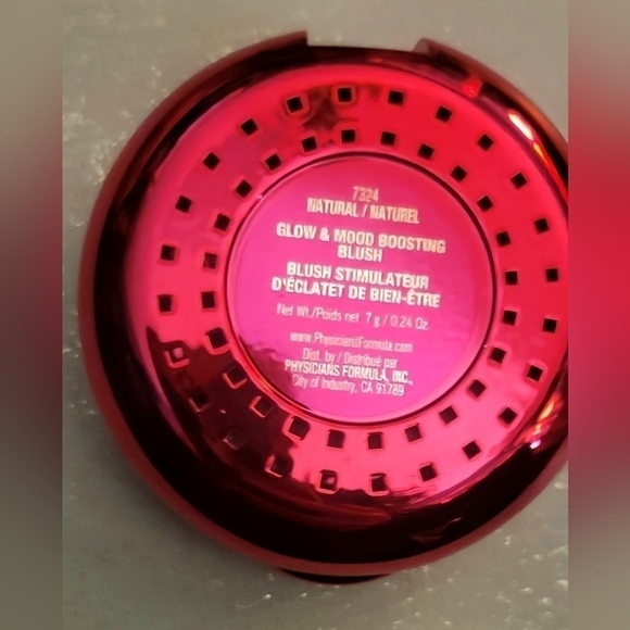 Physicians formula mineral glow pearls/blush - Picture 2 of 3